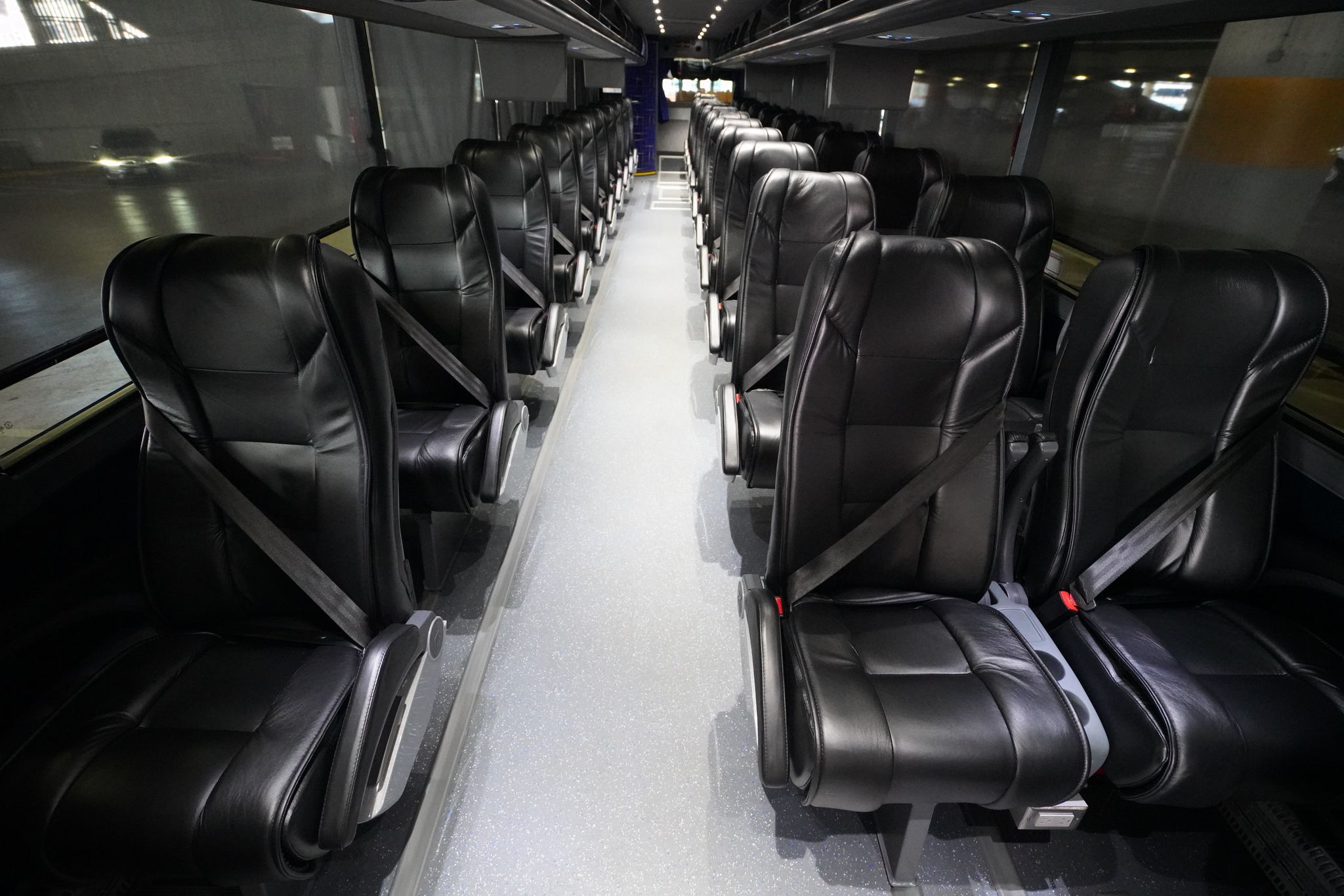luxury bus inside view        <h3 class=